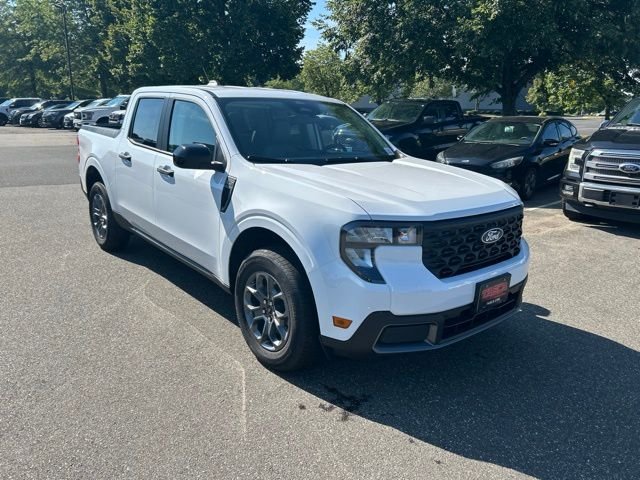 New 2026 White Ford XLT image 1