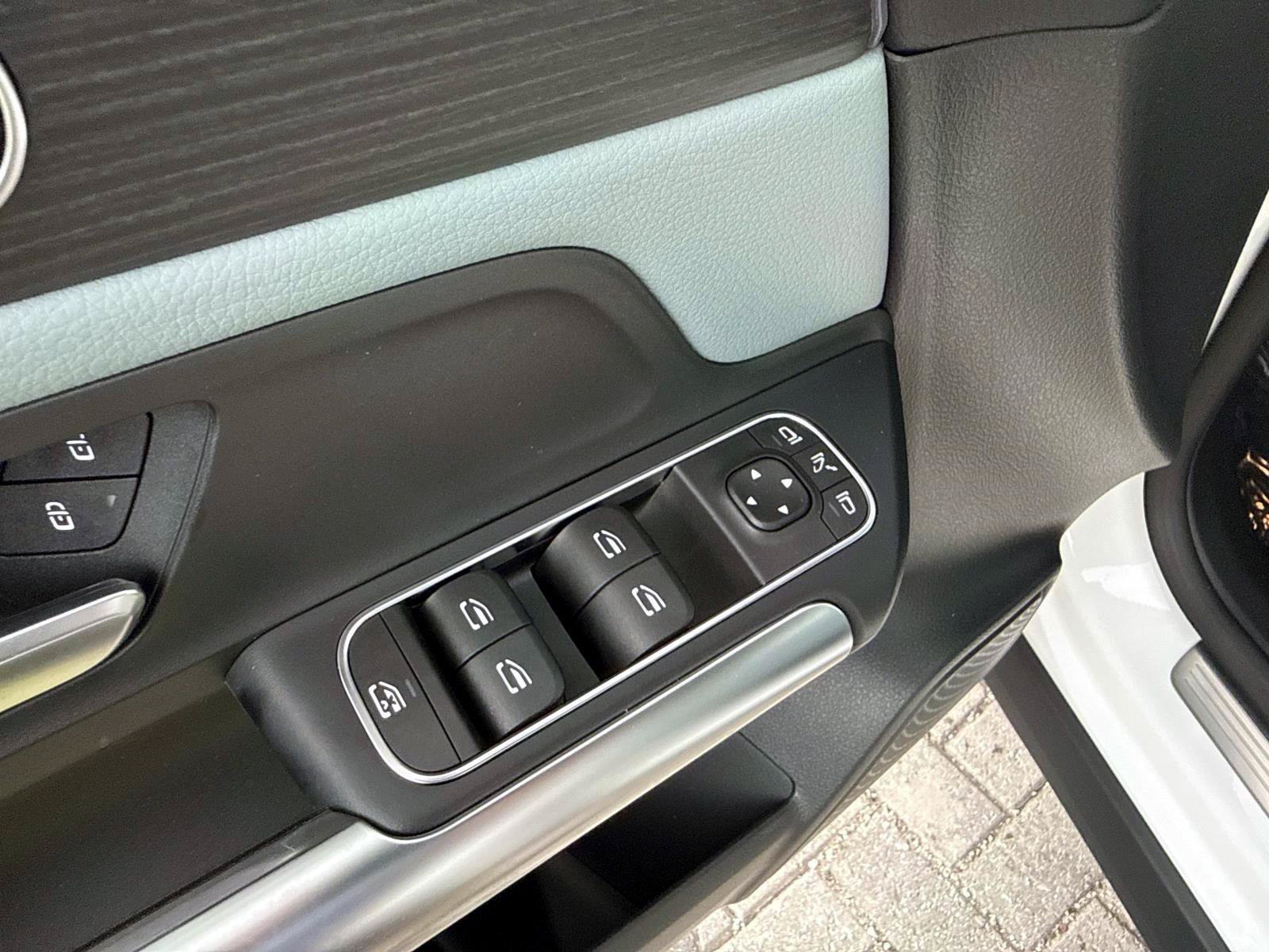 New 2026 Polar White Mercedes-Benz 250 4MATIC® SUV image 19