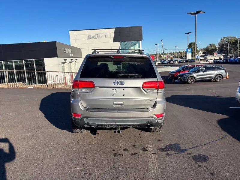 Used 2015 Silver Jeep Laredo image 7