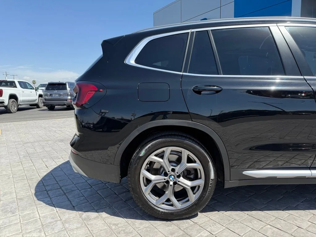 Used 2022 Black BMW sDrive30i image 13