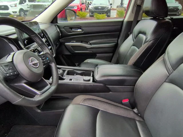 Used 2023 Red Nissan SL image 27