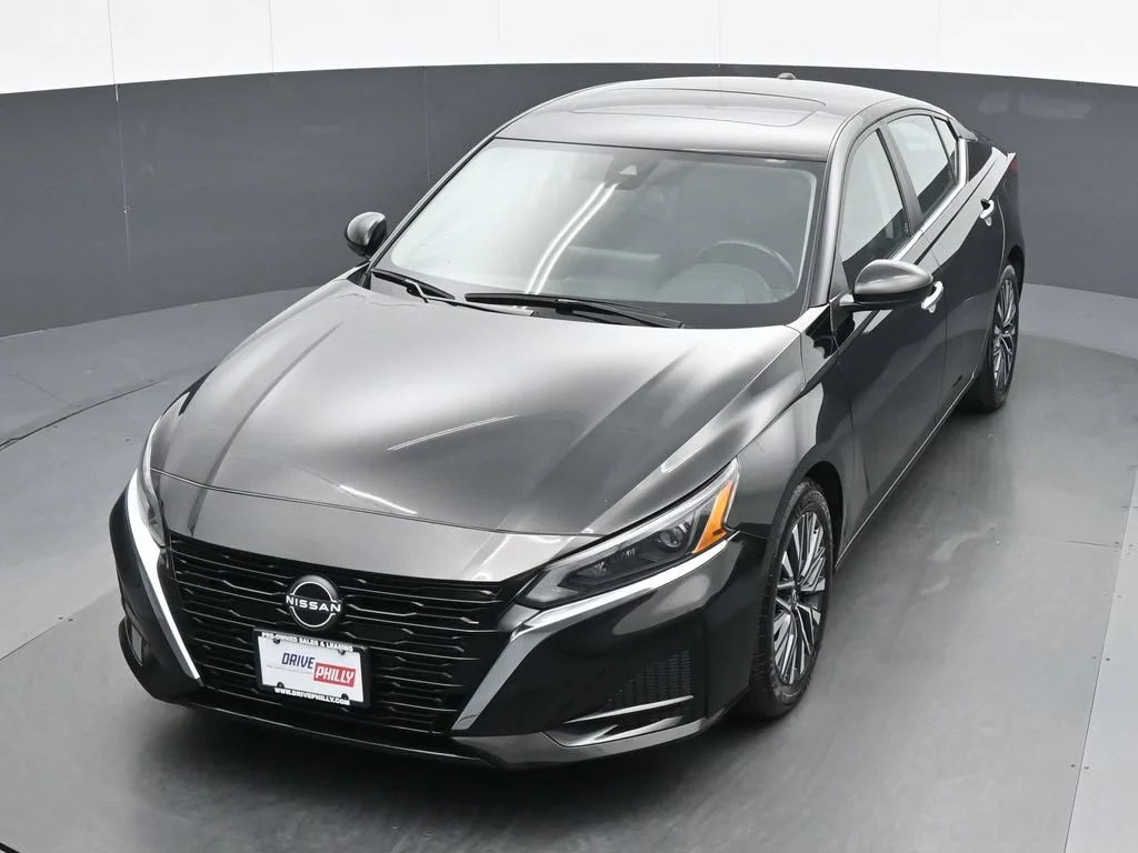 Used 2024 Black Nissan 2.5 SV image 16