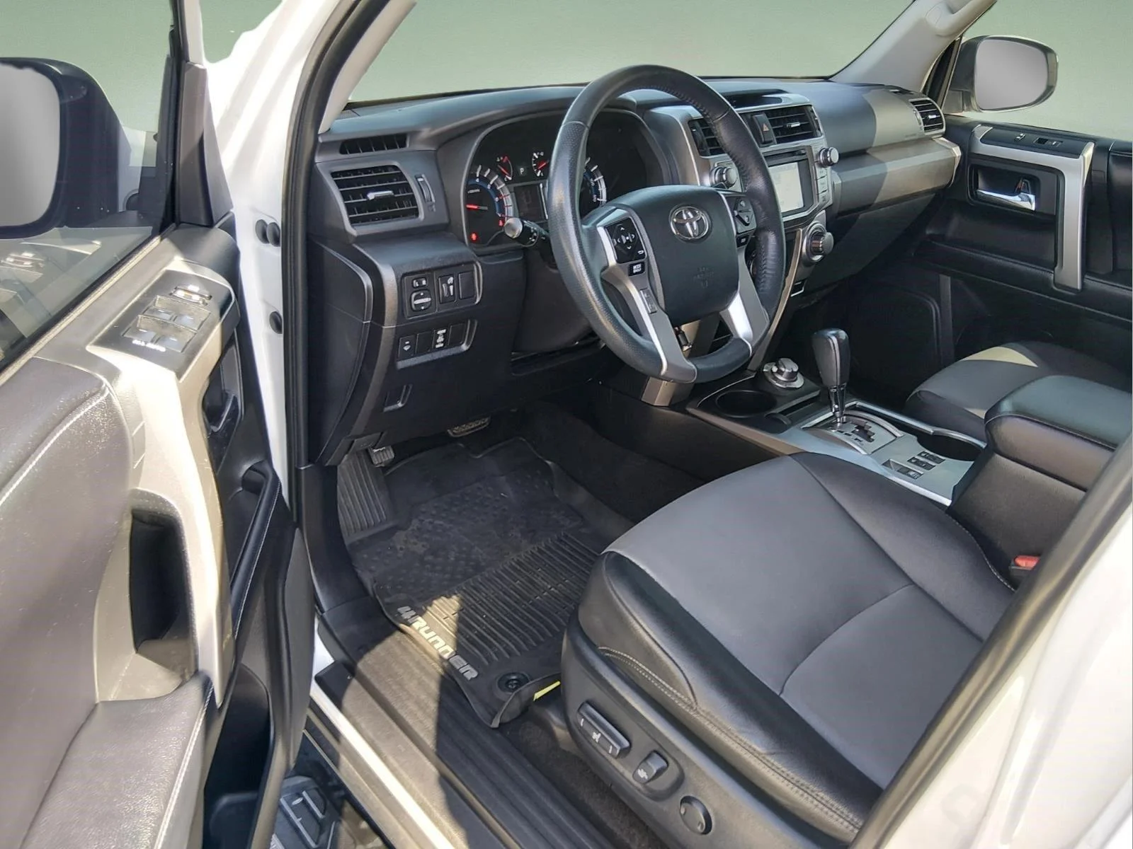 Used 2019 Super White Toyota SR5 Premium image 15