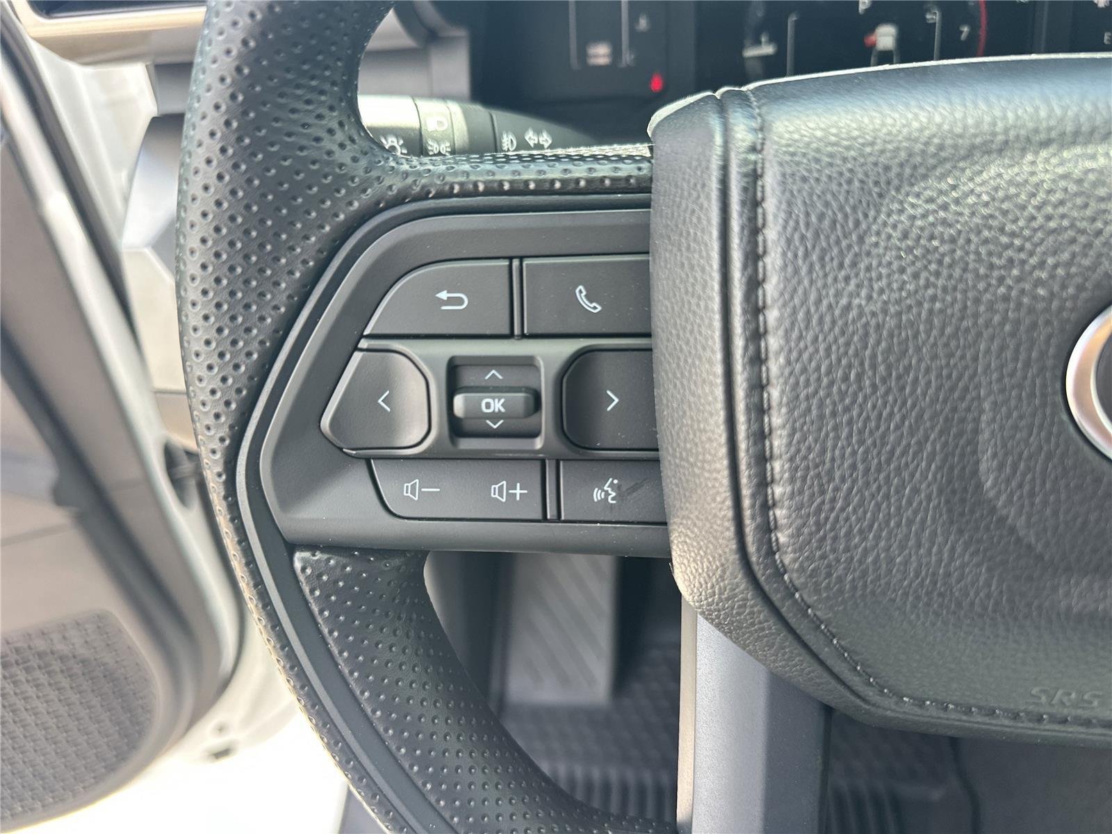2026 Toyota Tacoma SR5 - Photo 10