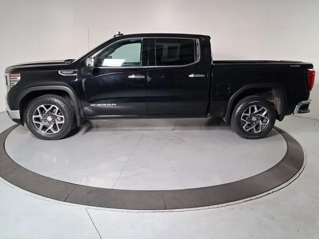 Used 2023 Black GMC SLT image 7
