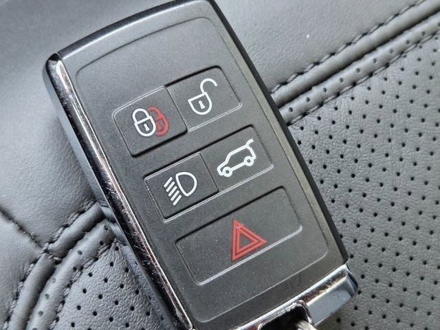 2024 Land Rover Defender SE - Photo 36