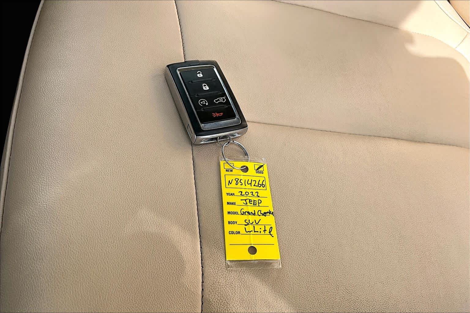 Used 2022 Bright White Clearcoat Jeep Limited image 14