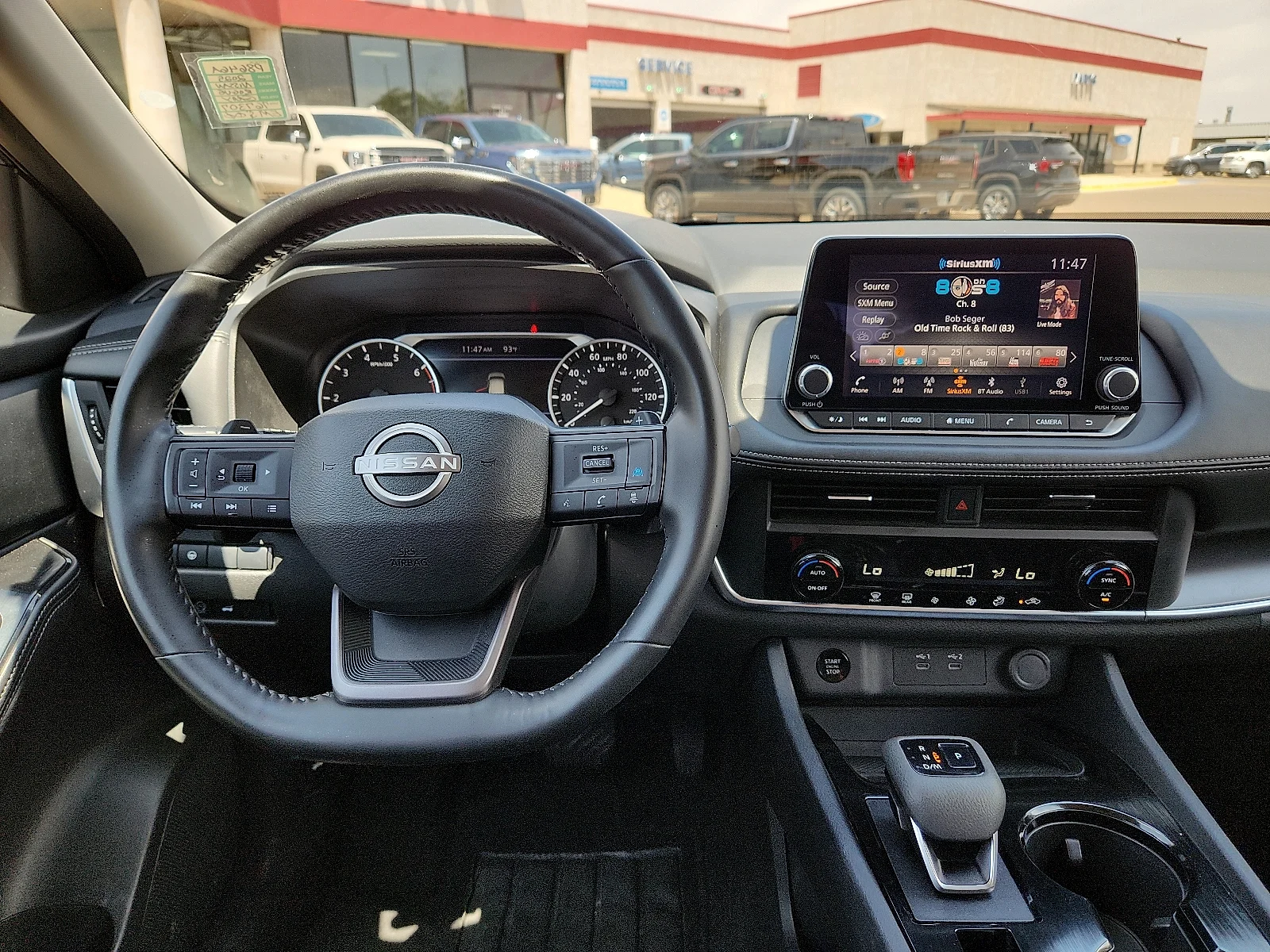 2025 Nissan Rogue SV - Photo 12