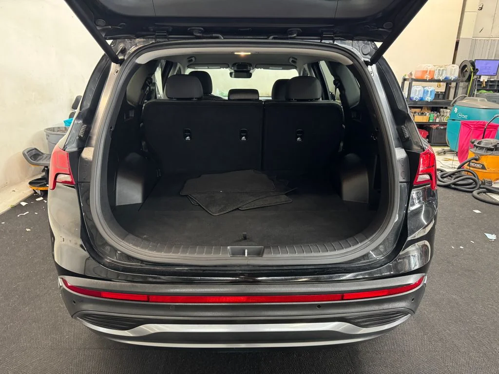 Used 2023 Black Hyundai Blue image 6