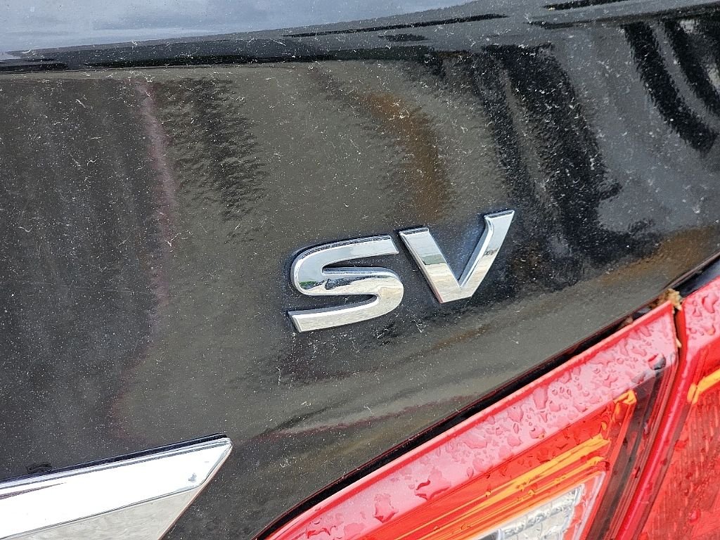 Used 2016 Black Nissan 2.5 SV image 11
