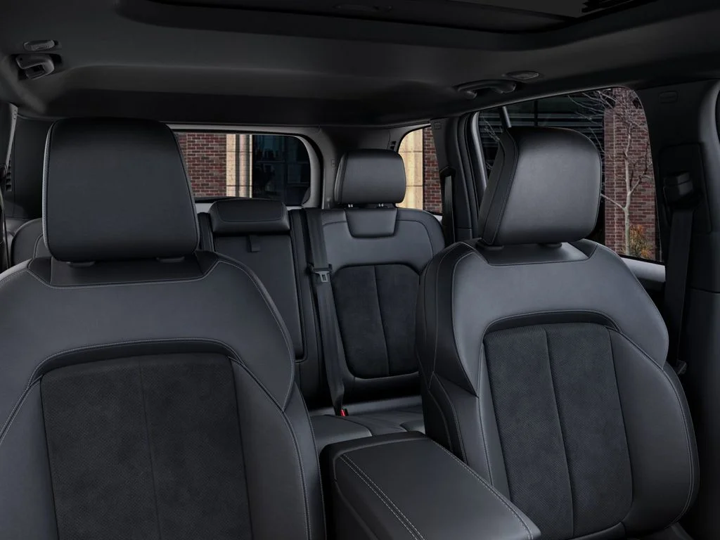 New 2026 Silver Zynith Exterior Paint Jeep Laredo Altitude image 26