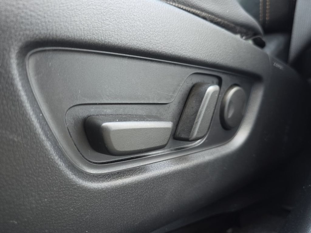 Used 2025 Silver Mazda 3.3 Turbo Preferred image 35