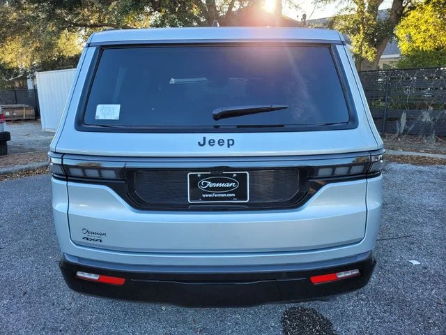 New 2026 Silver-Zynith Exterior Paint Jeep Limited Reserve image 14