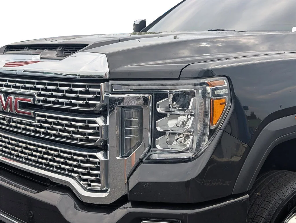 Used 2020 CARBON BLACK METALLIC GMC Denali image 9
