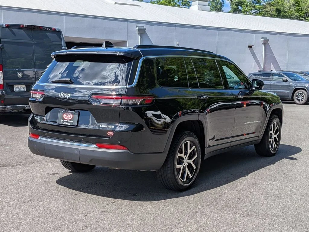 Used 2025 Black Jeep Limited image 3