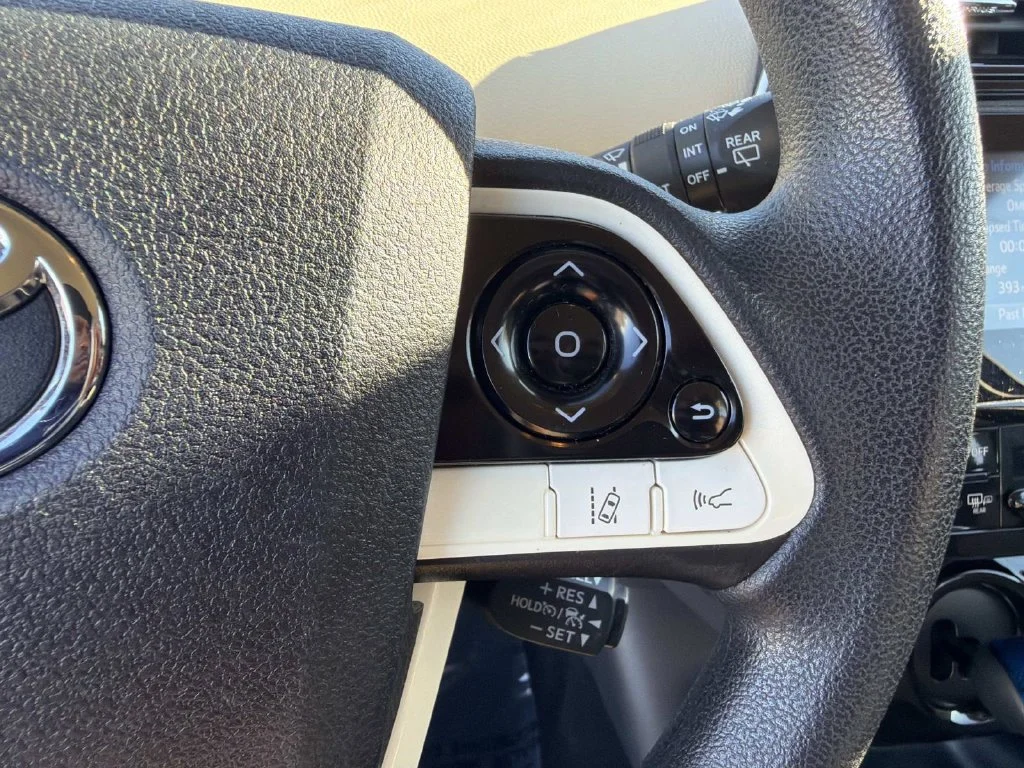 Used 2018 Blue Toyota Two image 18