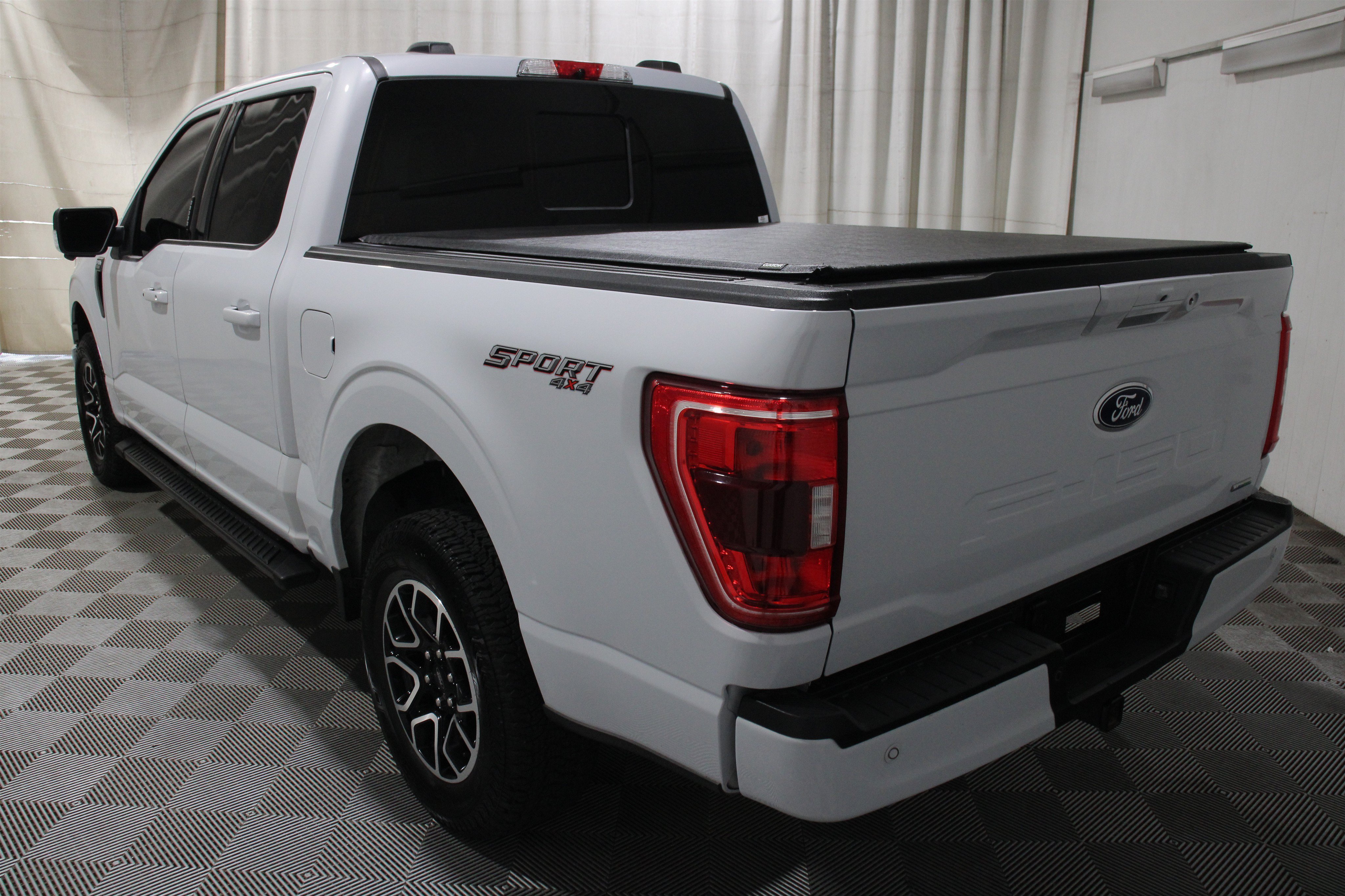 Used 2022 Space White Metallic Ford XLT image 34