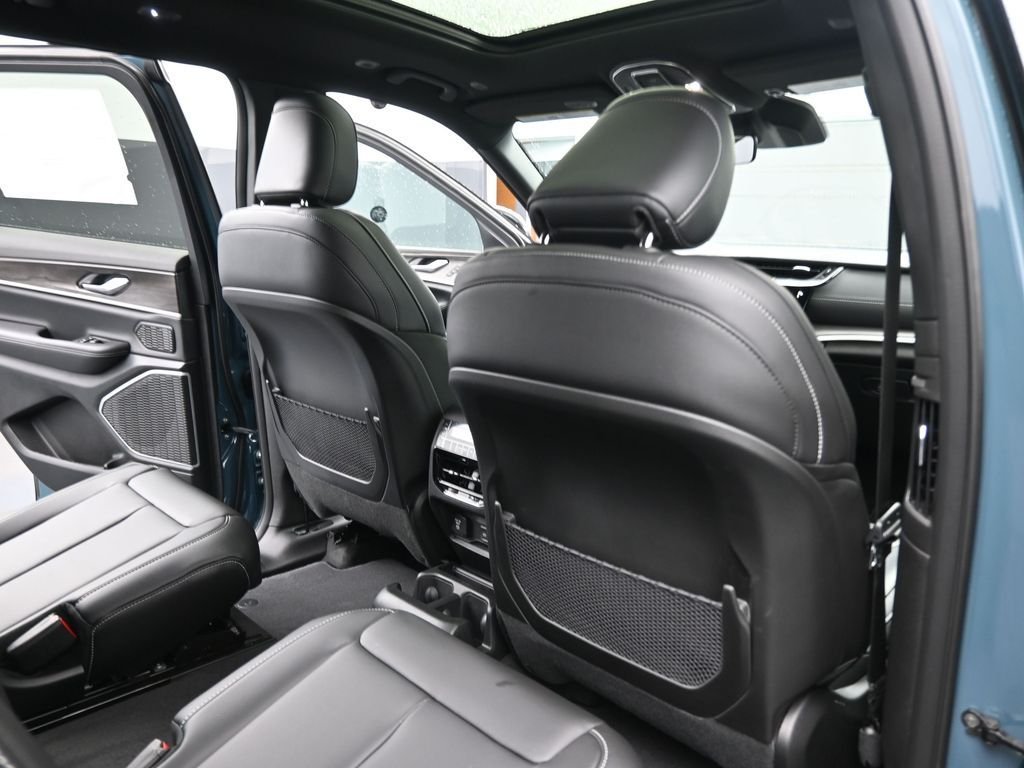 New 2026 Steel Blue Exterior Paint Jeep Limited image 23
