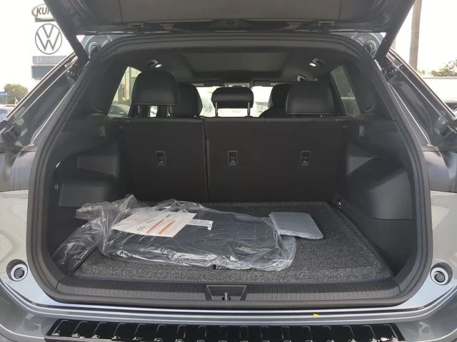 2025 Volkswagen Tiguan SE R-LINE BLACK - Photo 9
