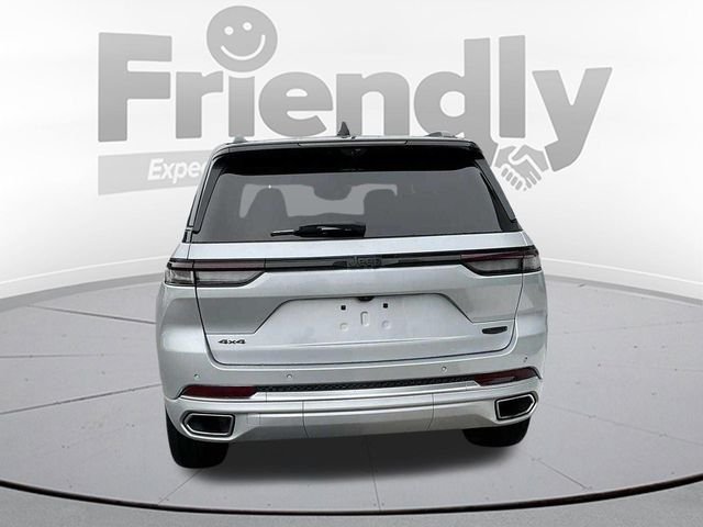 Used 2024 Silver Jeep Summit Reserve image 9