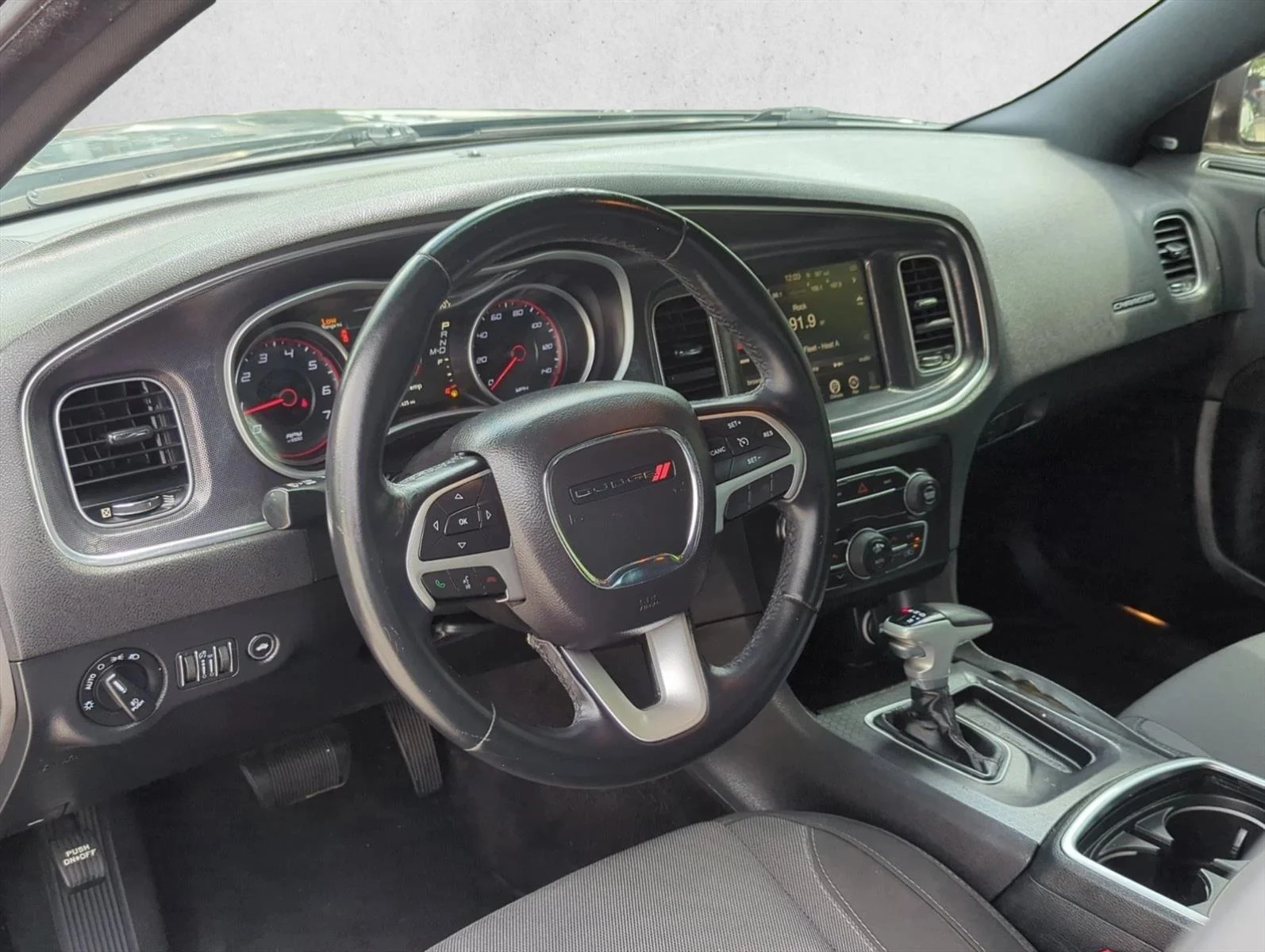 Used 2016 Pitch Black Clearcoat Dodge SXT image 12