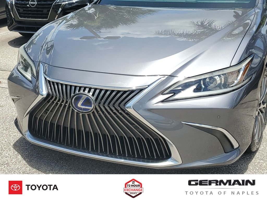 Used 2020 Gray Lexus 300h image 15