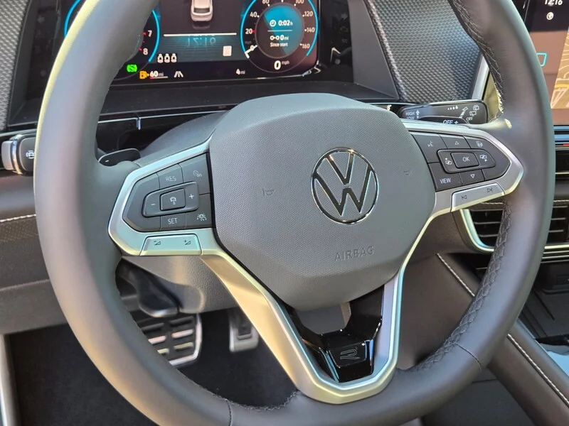 New 2026  Volkswagen 2.0T SEL R-Line Black image 11