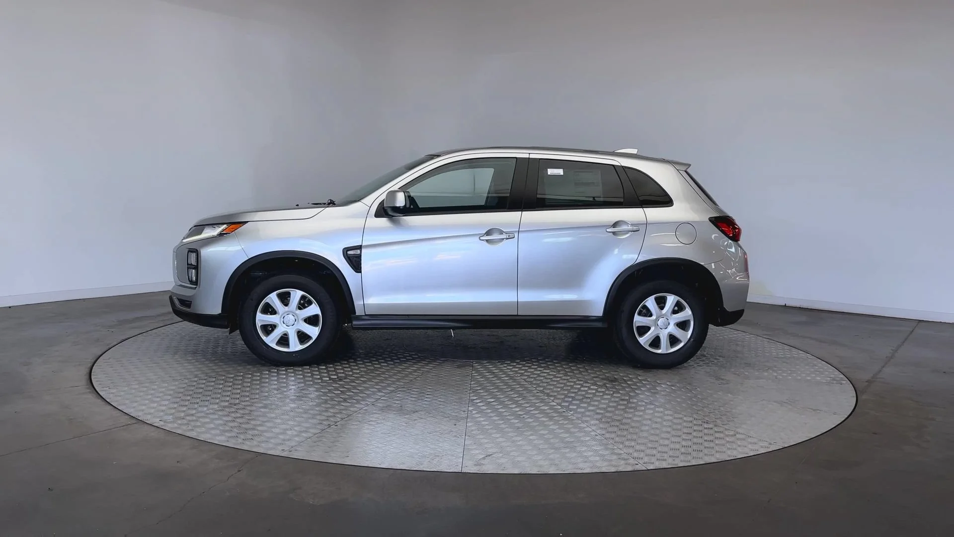 New 2026 Alloy Silver Metallic Mitsubishi S image 5