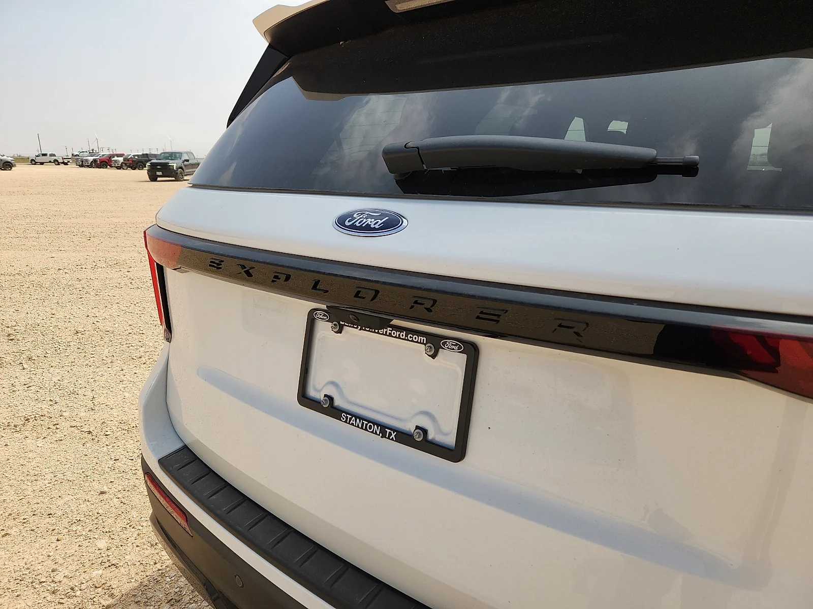 New 2026 Star White Metallic Tri-Coat Ford ST-Line image 11