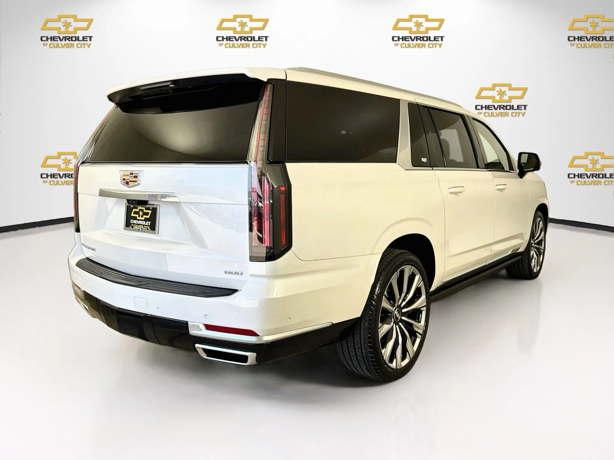 Used 2025 Crystal White Tricoat Cadillac Premium Luxury image 8