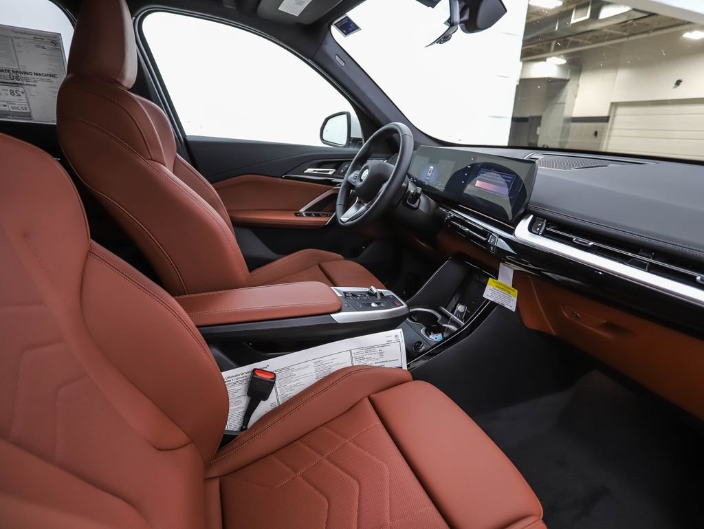 New 2026 White Metallic BMW xDrive28i image 30