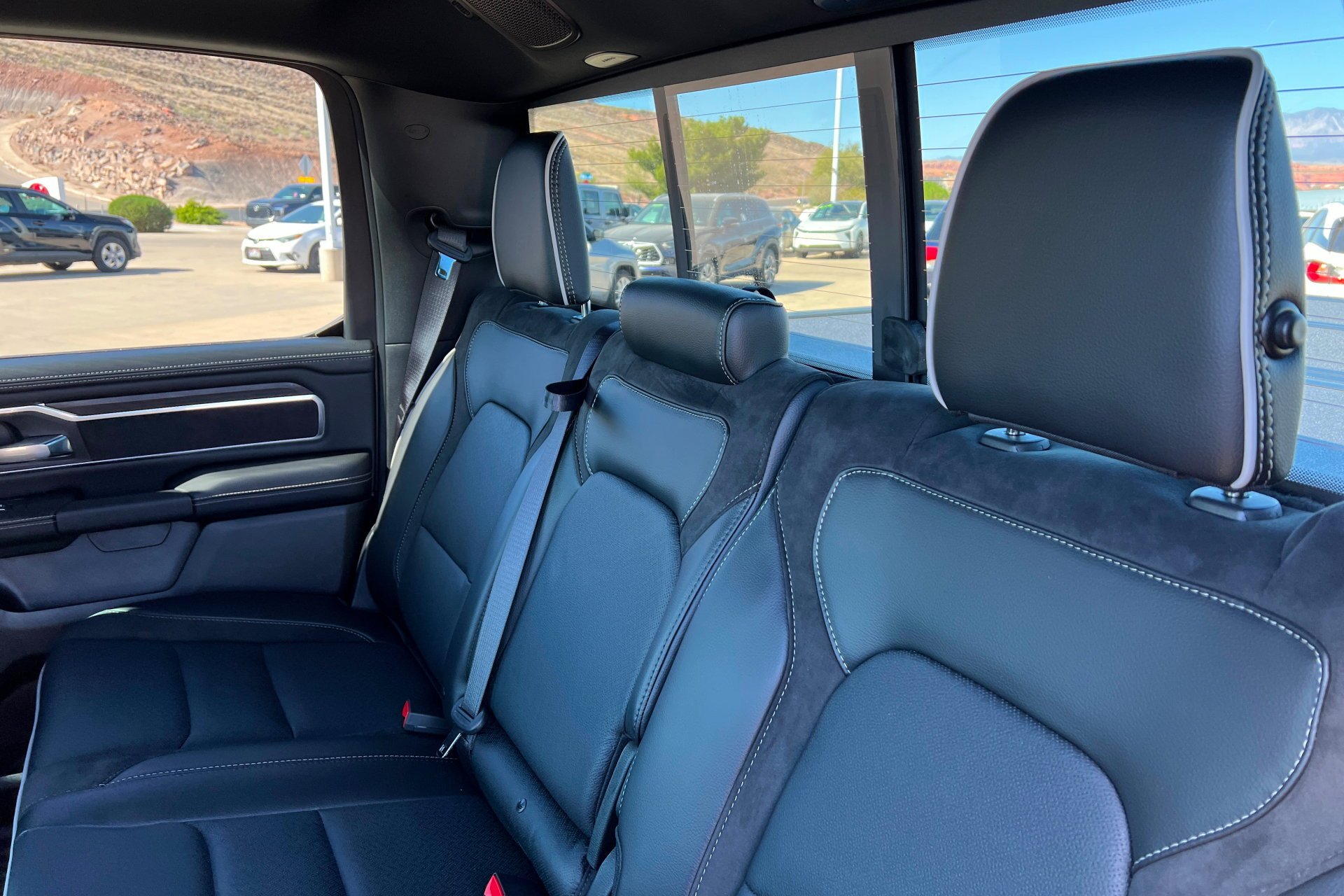 New 2026 Diamond Black Crystal Pearl-Coat Exterior Paint RAM Laramie image 21