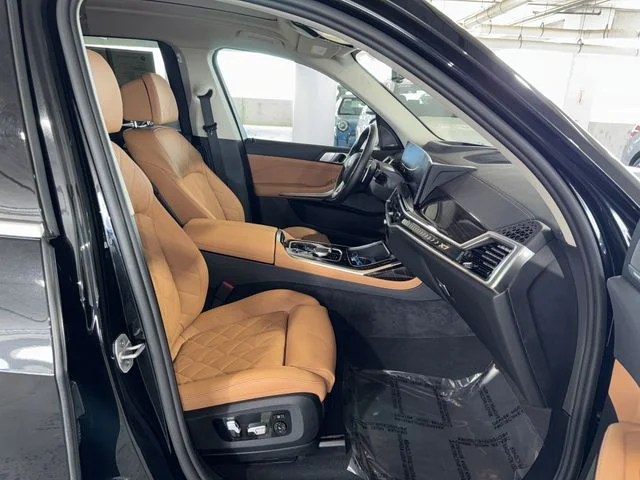 2026 BMW X7 40i - Photo 10
