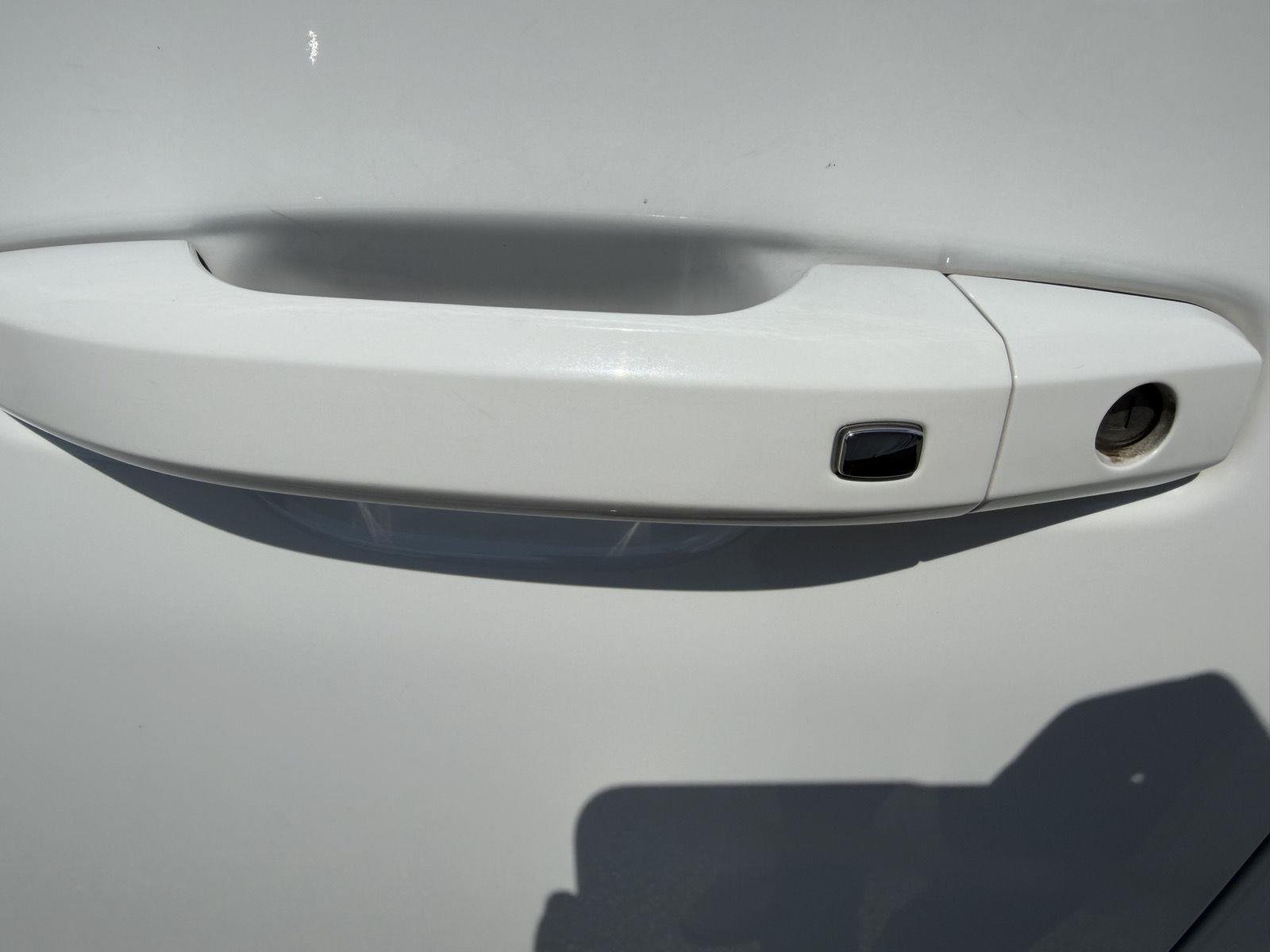 Used 2022 SUMMIT WHITE Chevrolet LT image 14