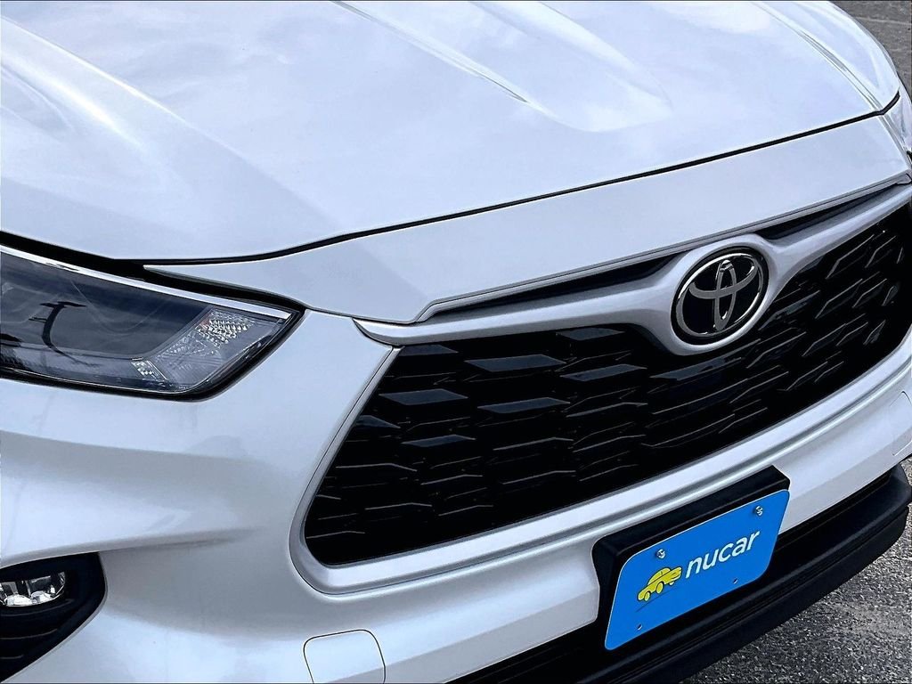 Used 2026 Beige Toyota XLE image 33