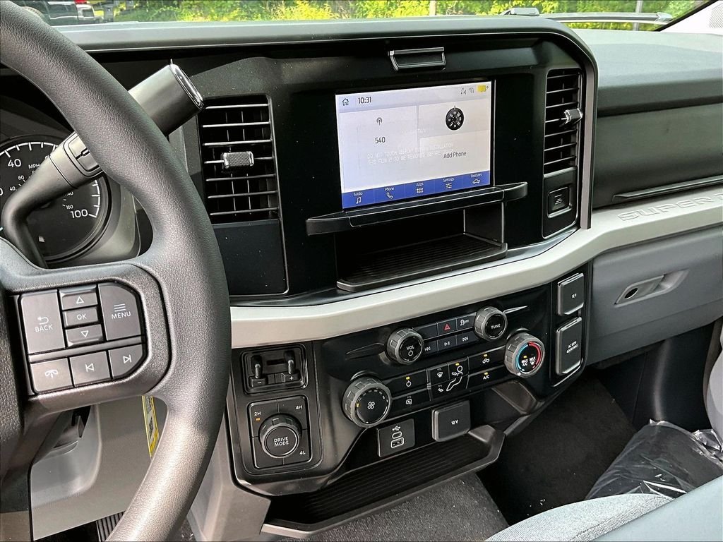 New 2026 Carbonized Gray Metallic Ford XLT image 8