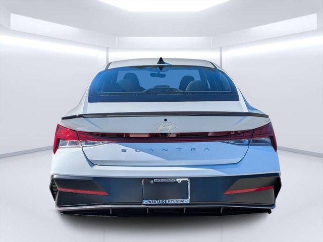 New 2026 White Hyundai SEL Sport Premium image 4