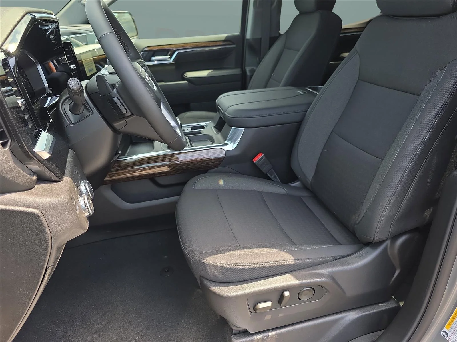New 2026 Sterling Metallic GMC Elevation image 11
