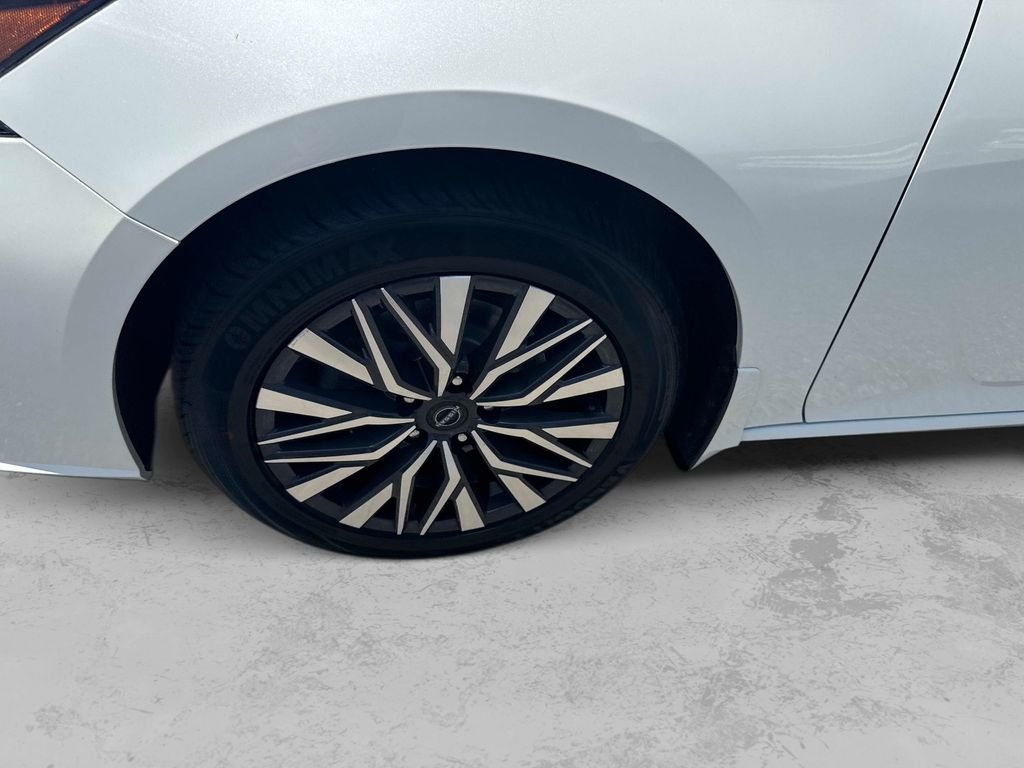 Used 2023 White Nissan 2.5 SV image 8