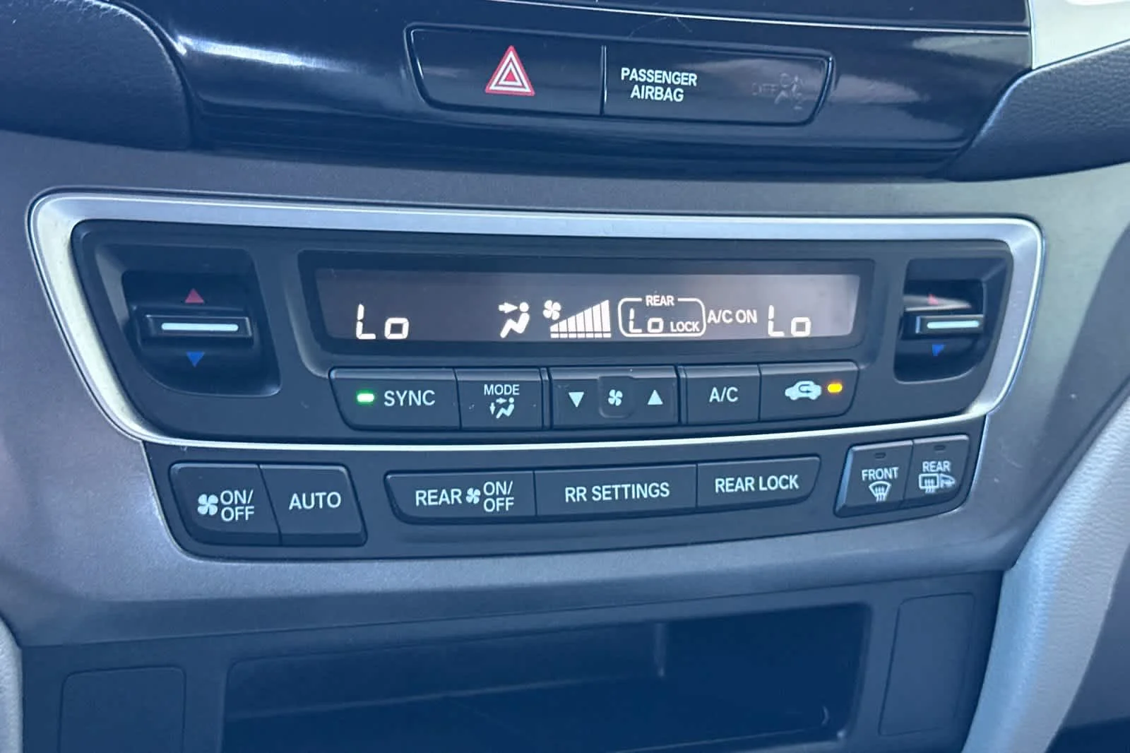 Used 2018  Honda EX image 21