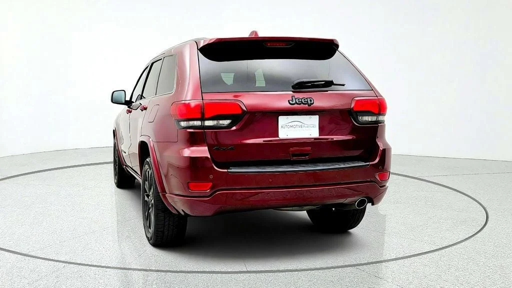 Used 2019 Velvet Red Pearlcoat Jeep Altitude 4x4 image 6