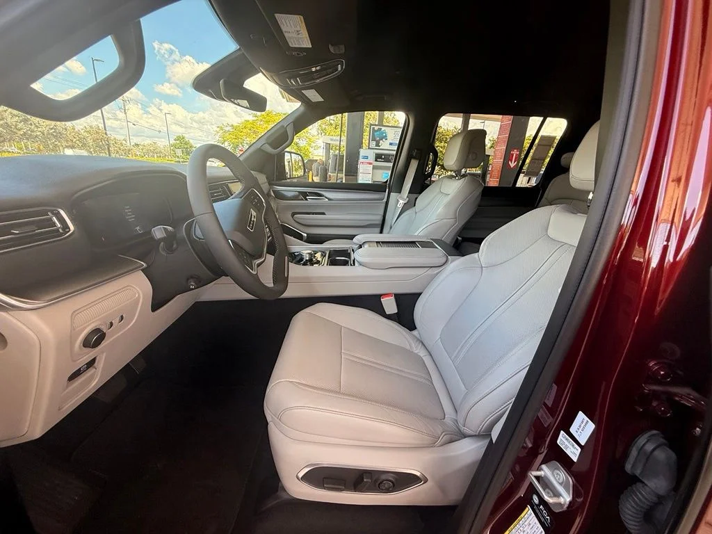 New 2026 Velvet Red Pearl-Coat Exterior Paint Jeep  image 10