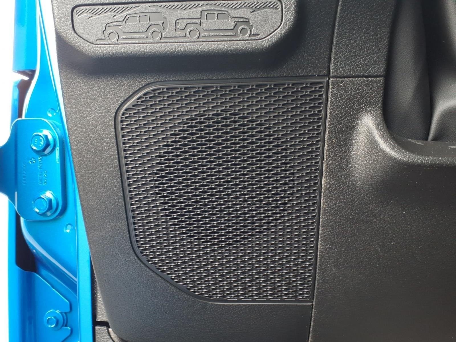 New 2026 Hydro Blue Pearl-Coat Exterior Paint Jeep Sport S image 6