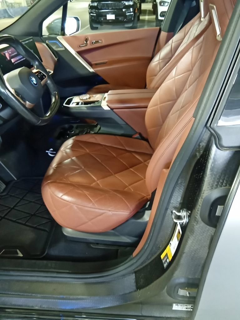 Certified Used 2023 Gray Metallic BMW M60 image 9