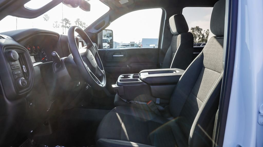 Used 2025 Summit White Chevrolet Custom image 21