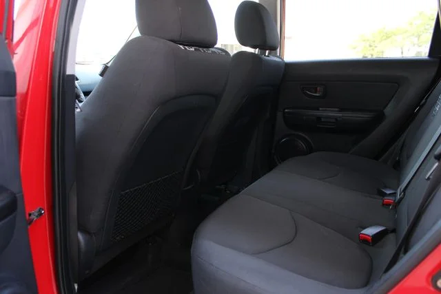 Used 2010 Red Kia Plus image 22