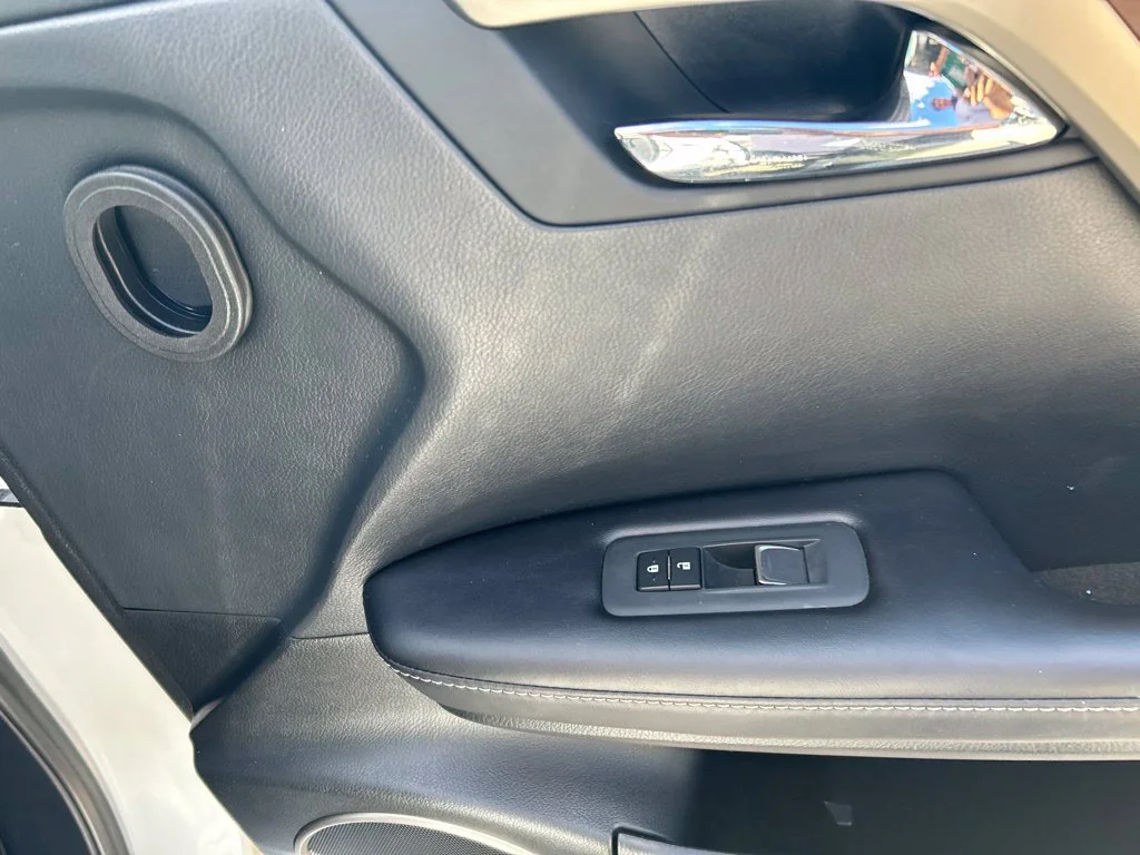 Used 2020 White Lexus 350L image 25