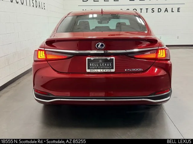 Used 2021 Red Lexus 300h image 5