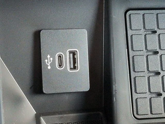 New 2026 Carbonized Gray Metallic Ford Tremor® image 23