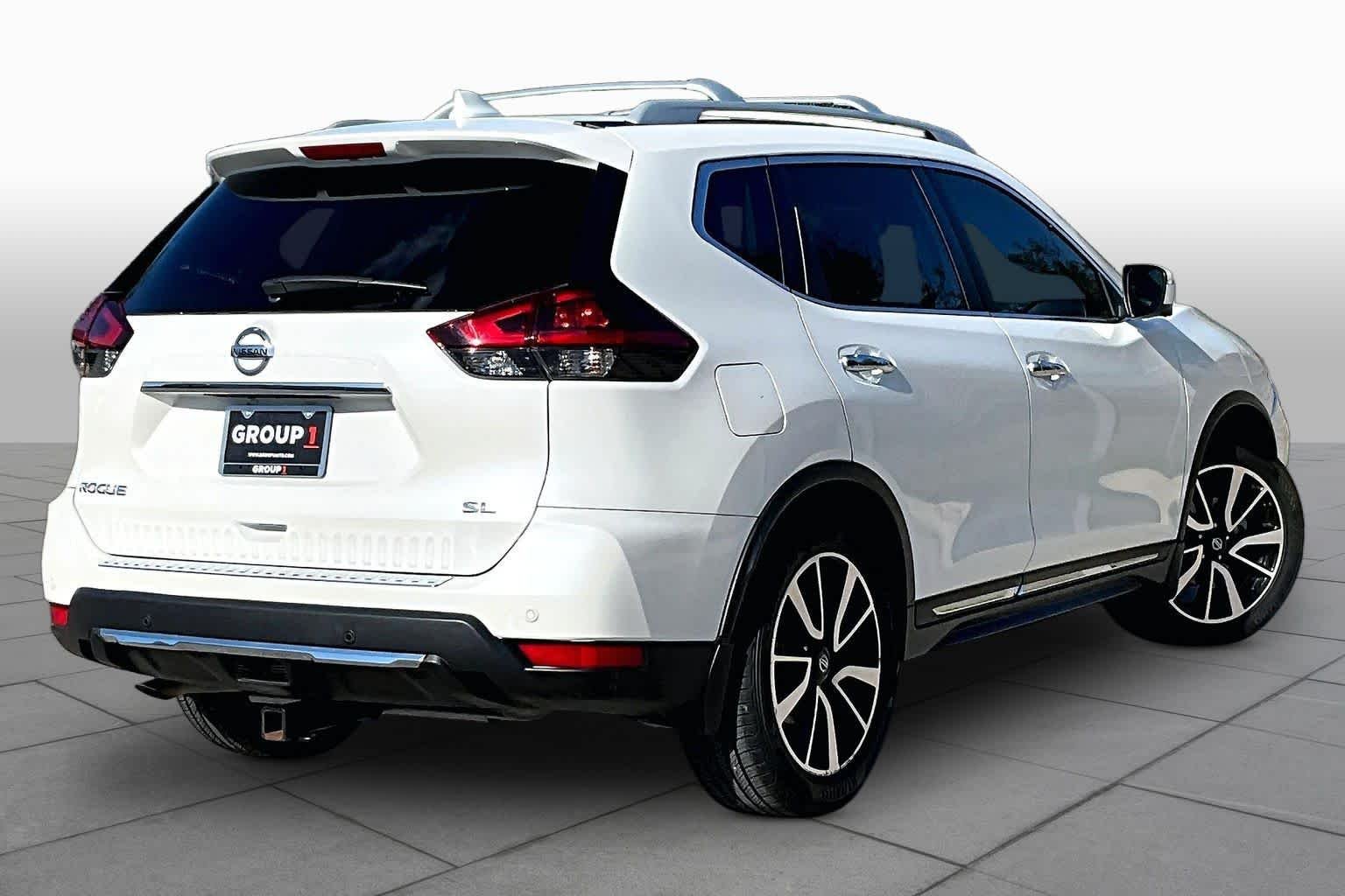 Used 2019 Pearl White Tricoat Nissan SL image 13